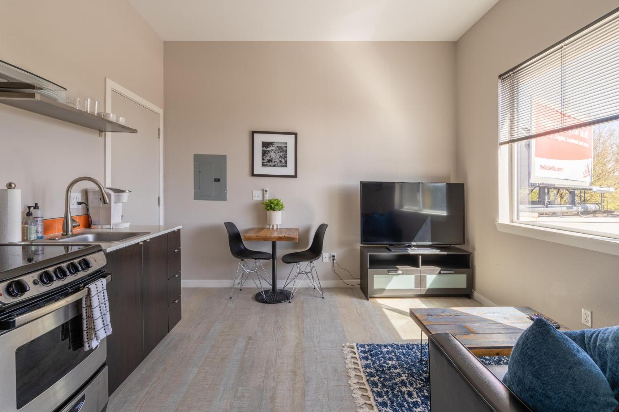 Sunny Studio Apartment - Food Carts, Coffee & Bars Portland Eksteriør billede