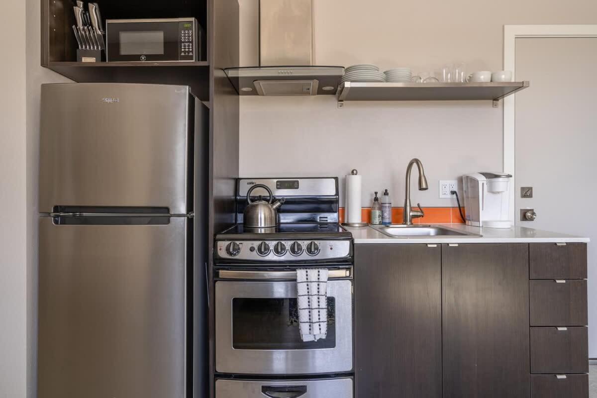 Sunny Studio Apartment - Food Carts, Coffee & Bars Portland Eksteriør billede